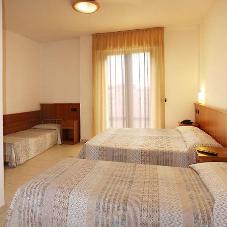 Hotel Alla Rotonda Lido di Jesolo Ngoại thất bức ảnh