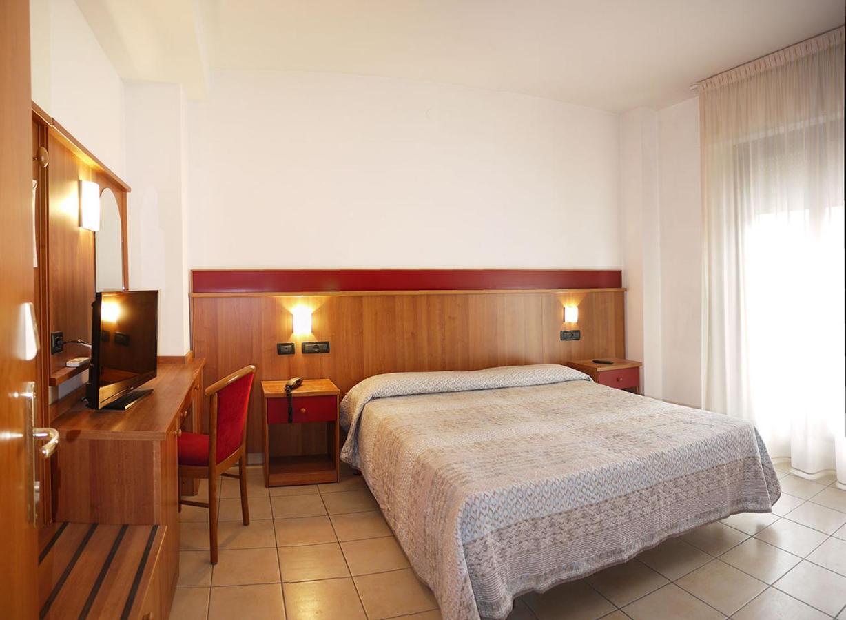 Hotel Alla Rotonda Lido di Jesolo Ngoại thất bức ảnh