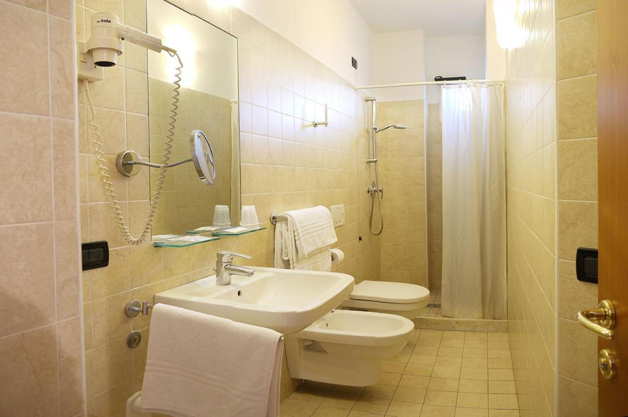 Hotel Alla Rotonda Lido di Jesolo Ngoại thất bức ảnh