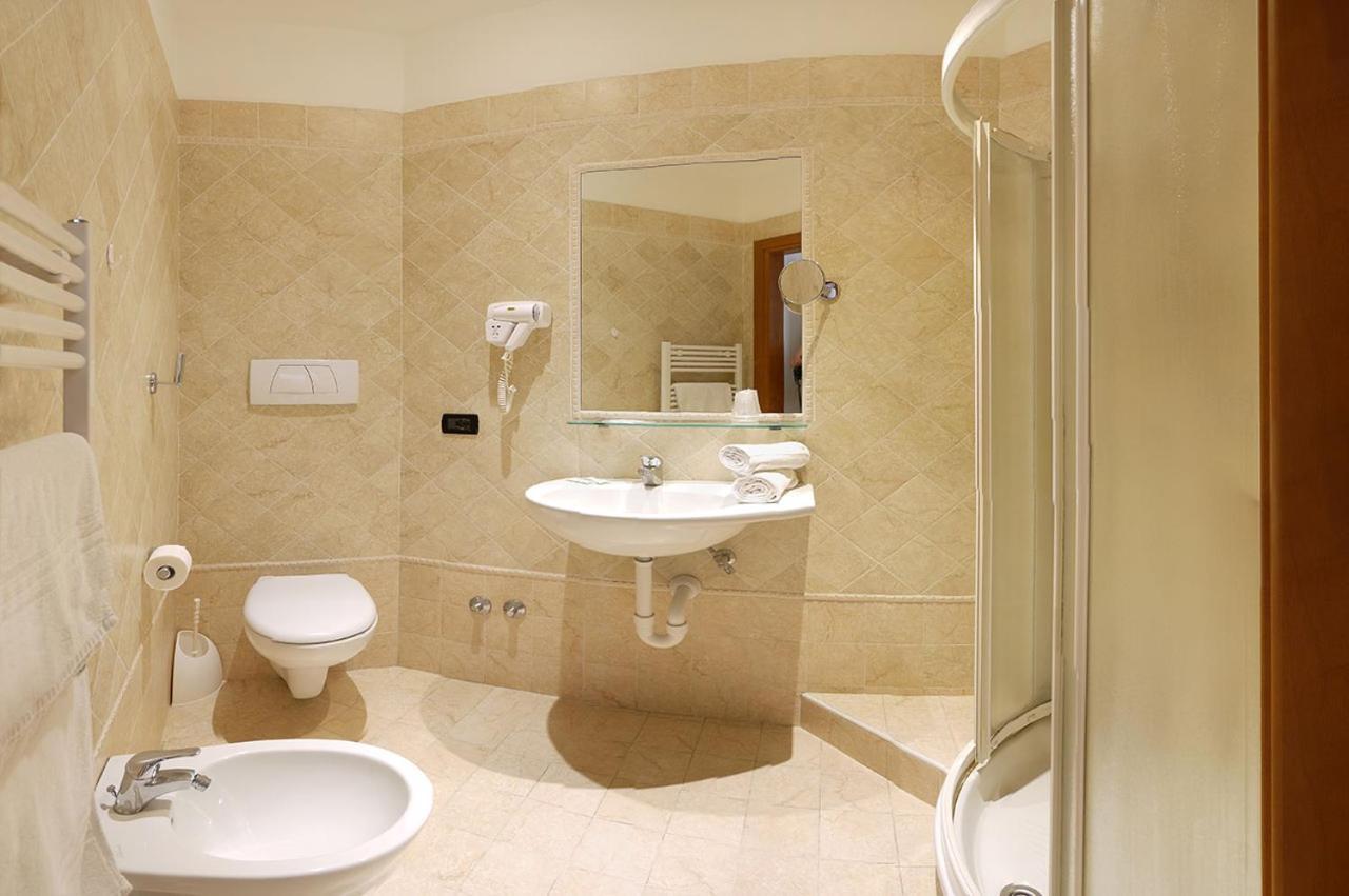 Hotel Alla Rotonda Lido di Jesolo Ngoại thất bức ảnh