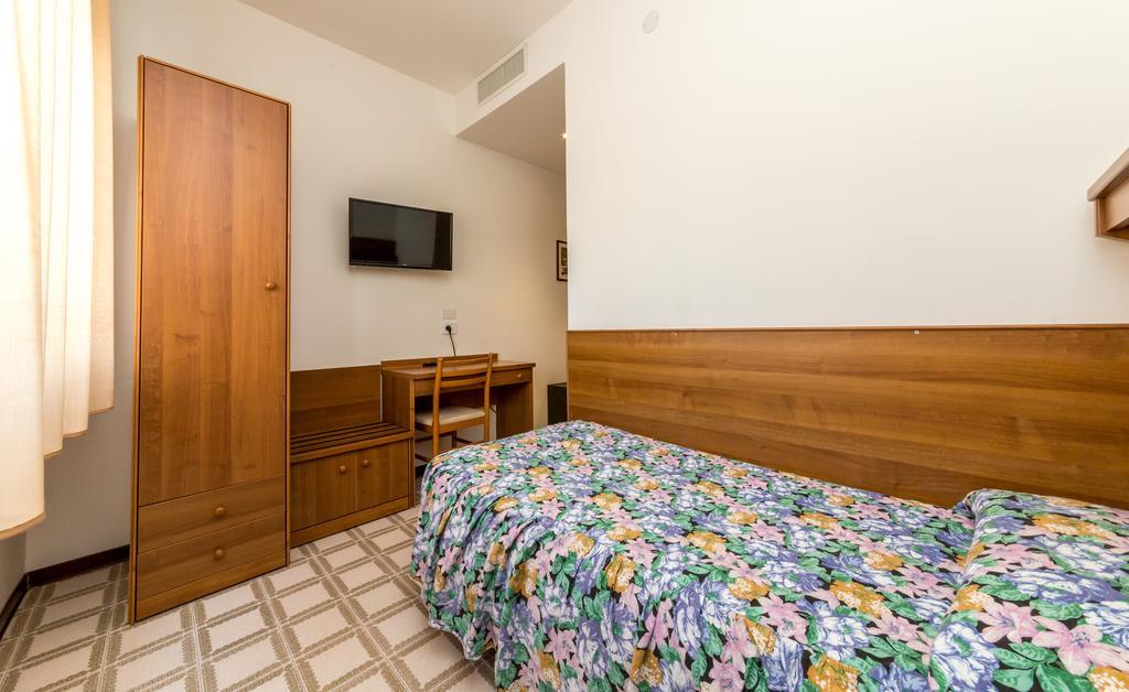 Hotel Alla Rotonda Lido di Jesolo Ngoại thất bức ảnh